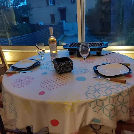 Сasa de vacaciones Tranquille Dans La Cité Du Mimosa - Axelle Loc'appart *